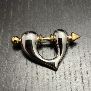Chic Heart Brooch in Silver and Gold